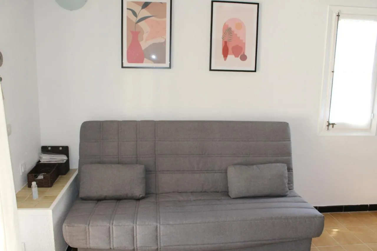 شقة Apartamento Con Piscina En Ciudadela, Cala En Blanes كالا إن بلانيس إسبانيا